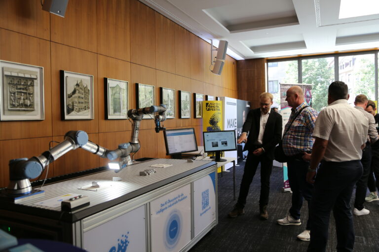 Die Zukunft der intelligenten Fertigung? Anwendungsfälle zu Industrie 4.0 und KI in der Praxis